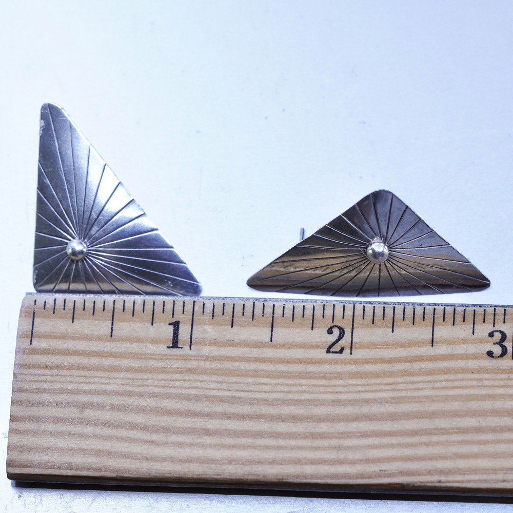 Native American Navajo D. Chavez sterling silver 925 triangular studs earrings