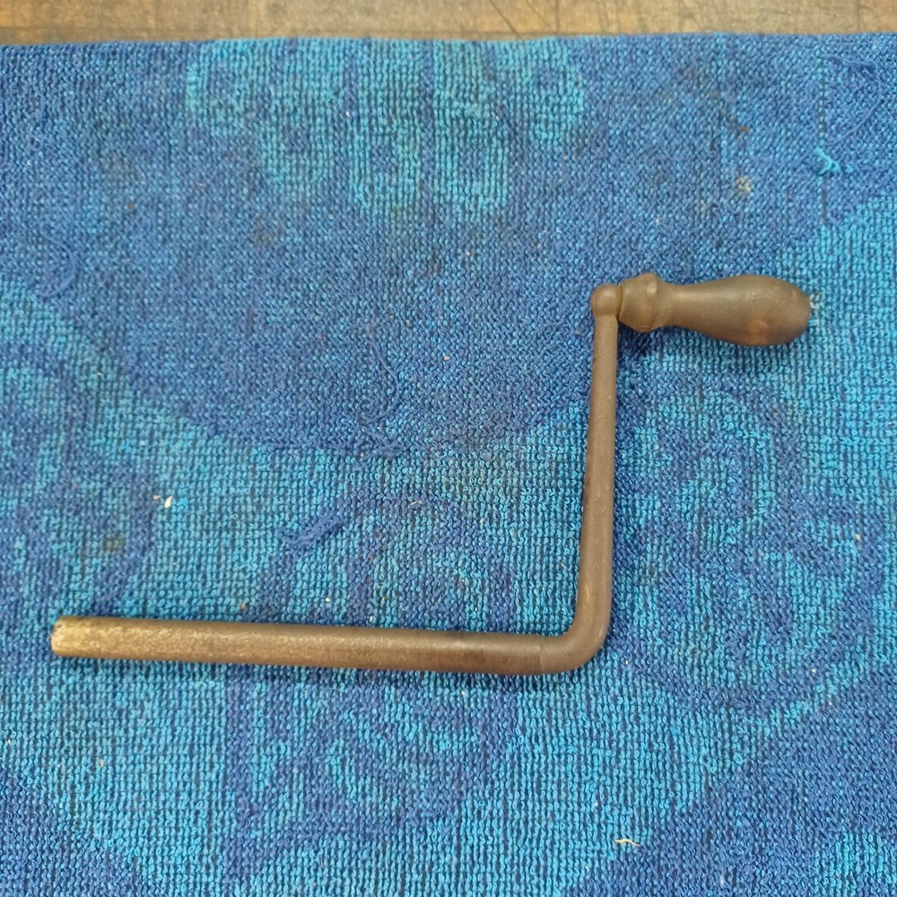 PHONOGRAPH HAND CRANK 3/8" FEMALE THREADED