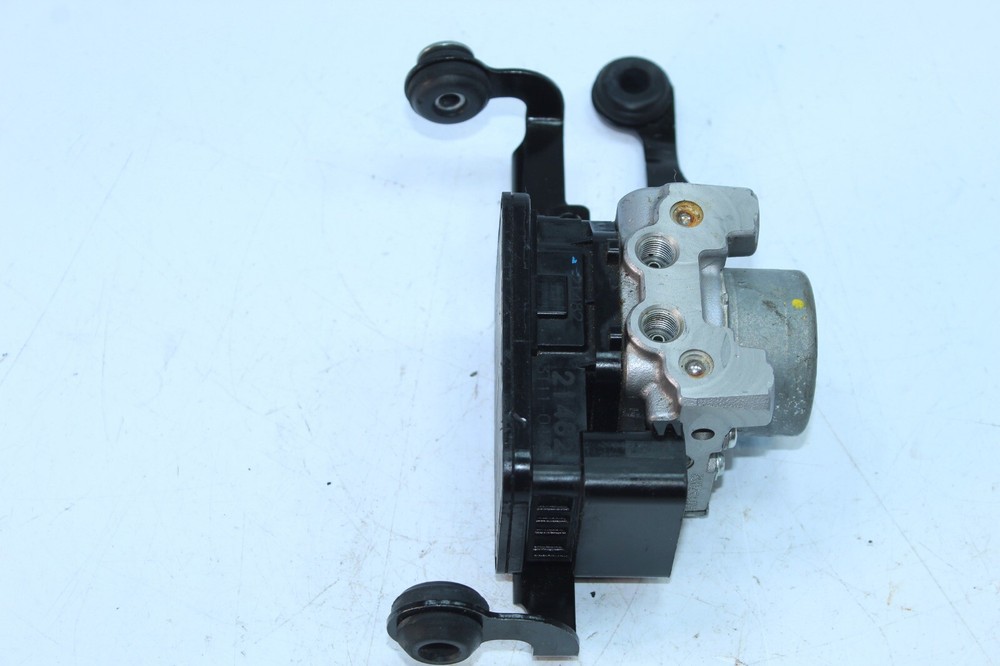 2014 TRIUMPH SPEED TRIPLE ABS PUMP UNIT MODULE T2024104