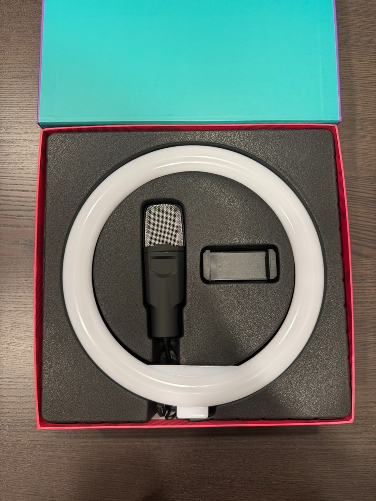 McStreamy Microphone and Ring Light Combo