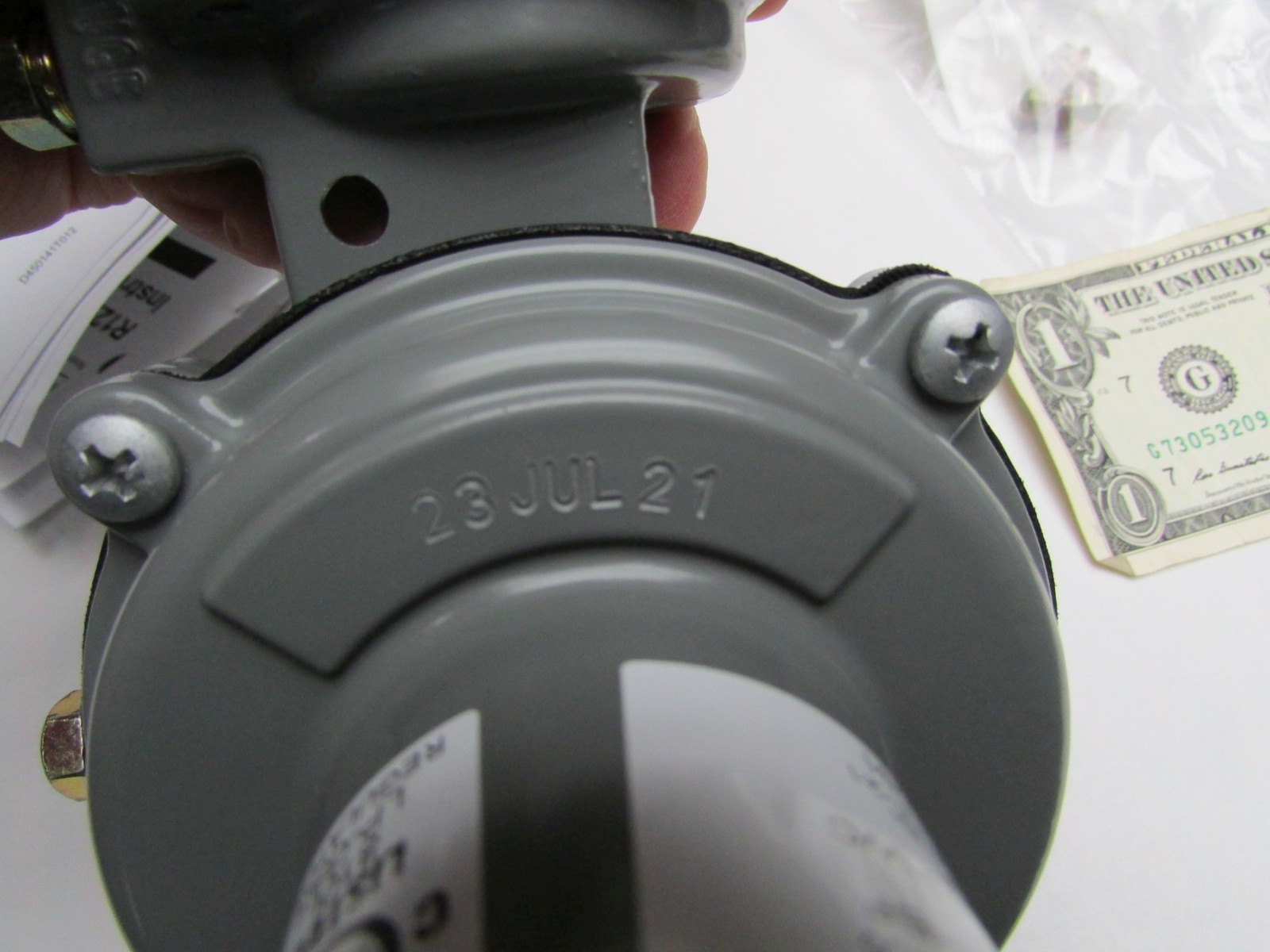 Emerson-Fisher 2-Stage LP Gas Propane Regulator Valves 550K BTU FPOL x 1/2" NPT