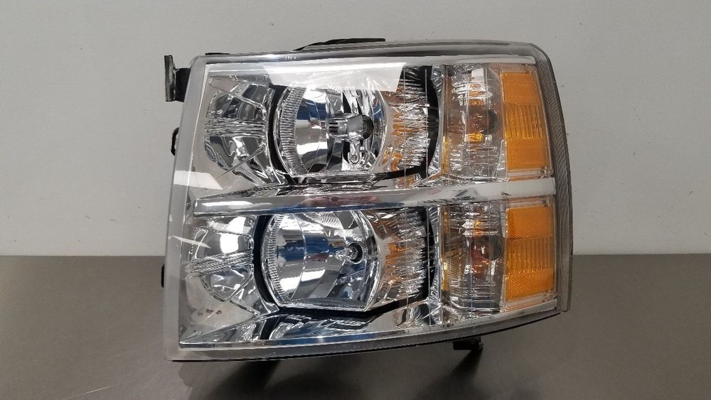 13 CHEVY SILVERADO 2500 HEADLIGHT HEADLAMP LEFT DRIVER