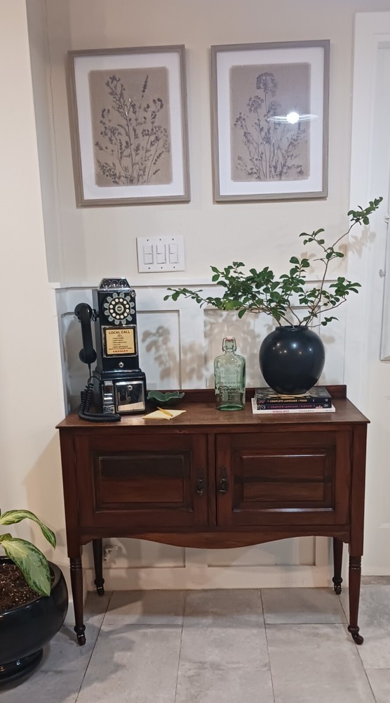Walnut Antique Sideboard Buffet Cabinet 2 Doors With Lock On Casters