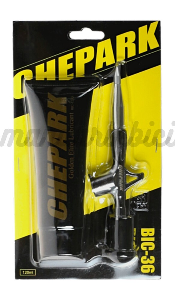 Grease Gun for Greasing Accessories & Maintenance Tool (New in box)