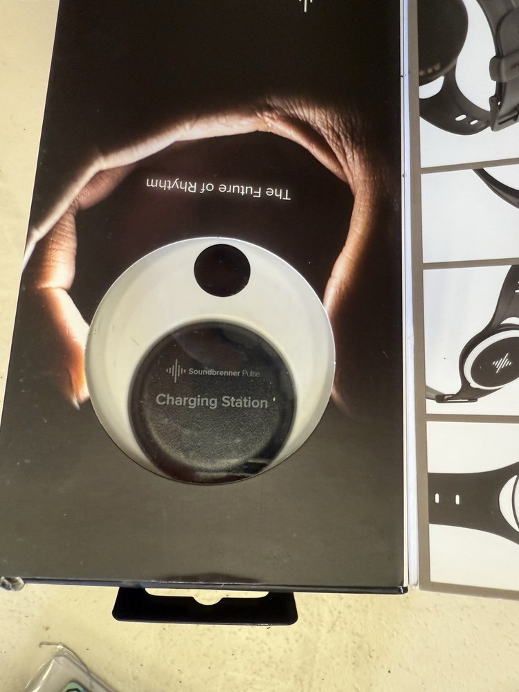 Soundbrenner Pulse - Smart, Vibrating & Wearable Metronome | for All Instruments