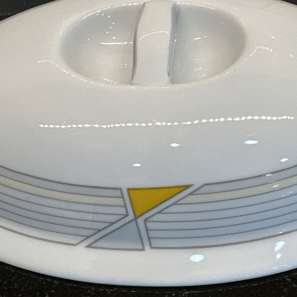 Studio Nova Prima Bake & Serve 2 Quart Oval Covered Casserole Japan UP034