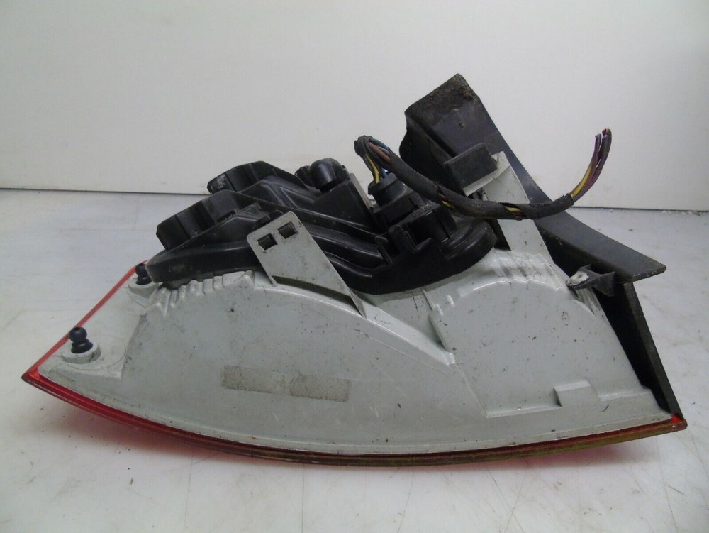 AUDI A4 B7 2005 2.0TFSI DRIVERS SIDE OUTER REAR LIGHT 8E5945096