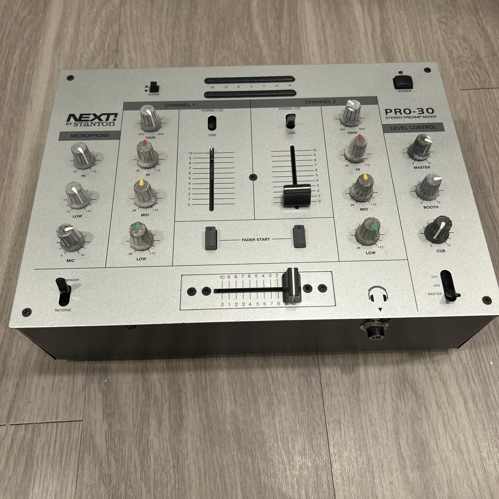 Stanton PRO-30 DJ Mixer