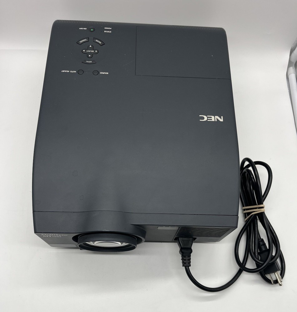 NEC MULTISYNC 3LCD PROJECTOR MODEL MT1045 *RARE*