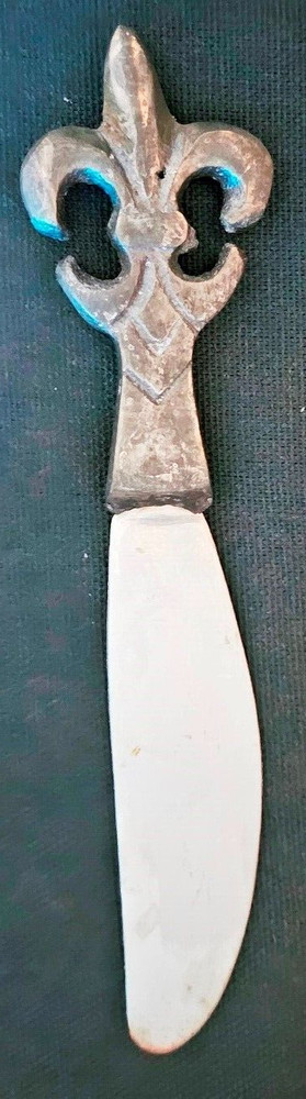Older 6" Spreader Knife Fleur De Lis