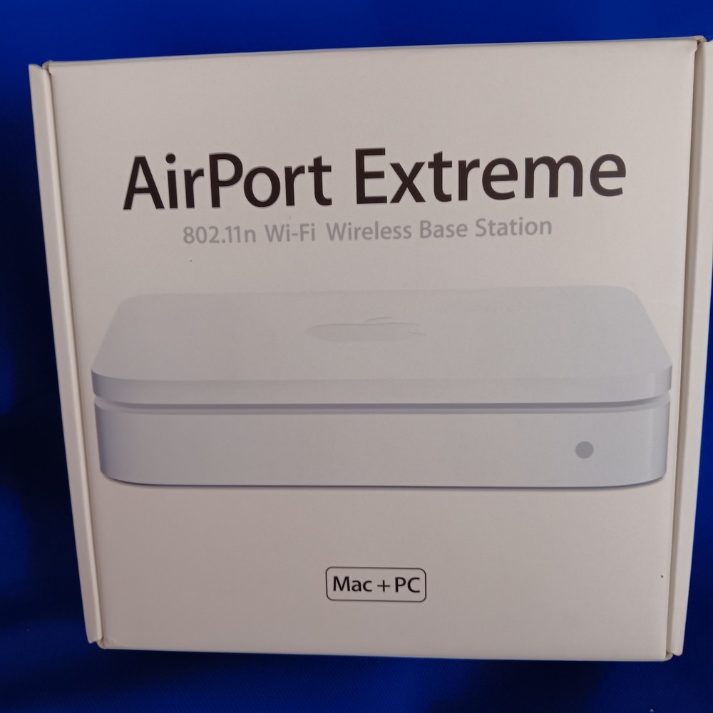 Apple A1143 4-Port Wireless N Router) + Installation Disk + Cords