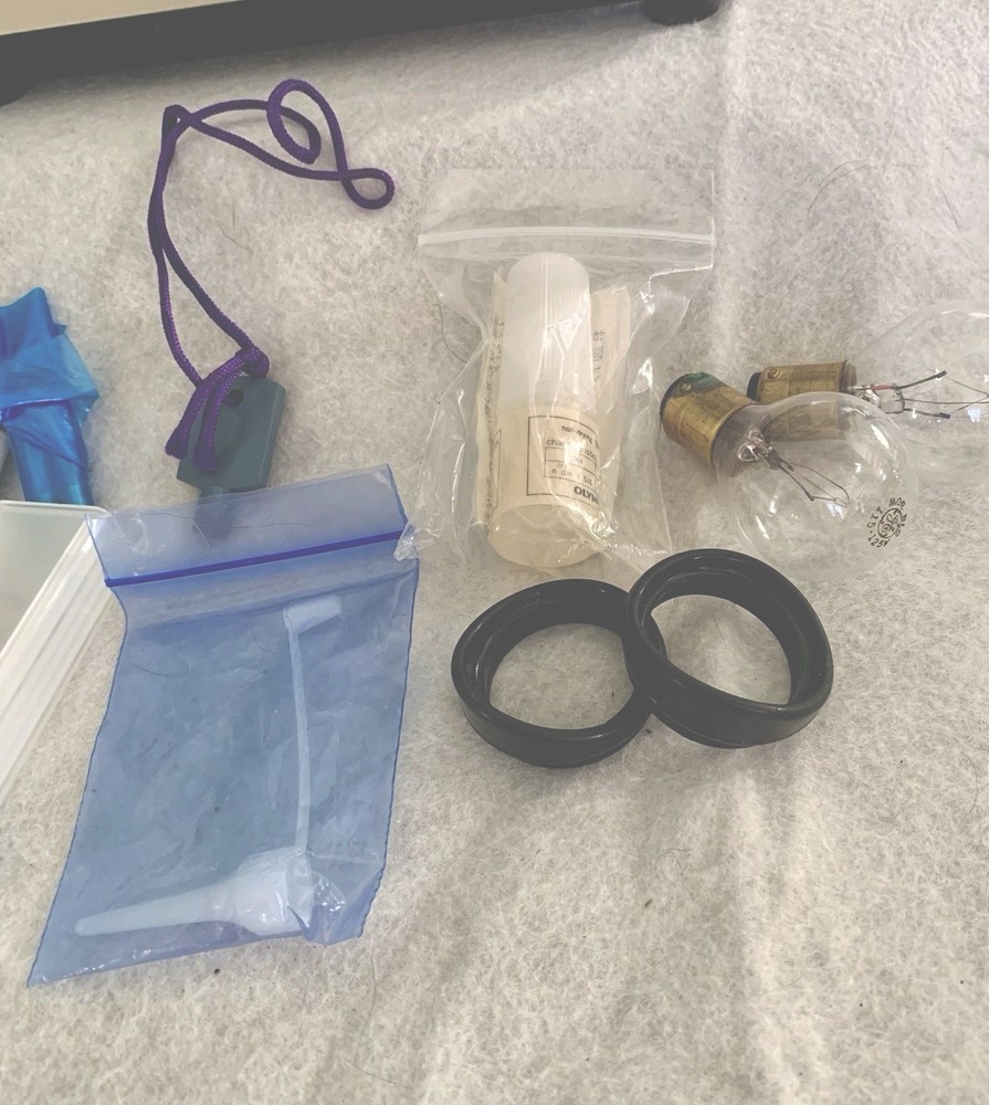 Olympus CHB-001 Model Microscope 4 Objectives w Manual Case Accessories EUC