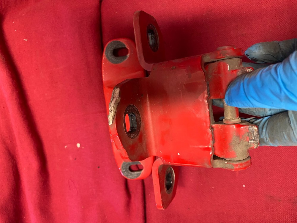 FREIGHTLINER CASCADIA DOOR HINGE A1868553000