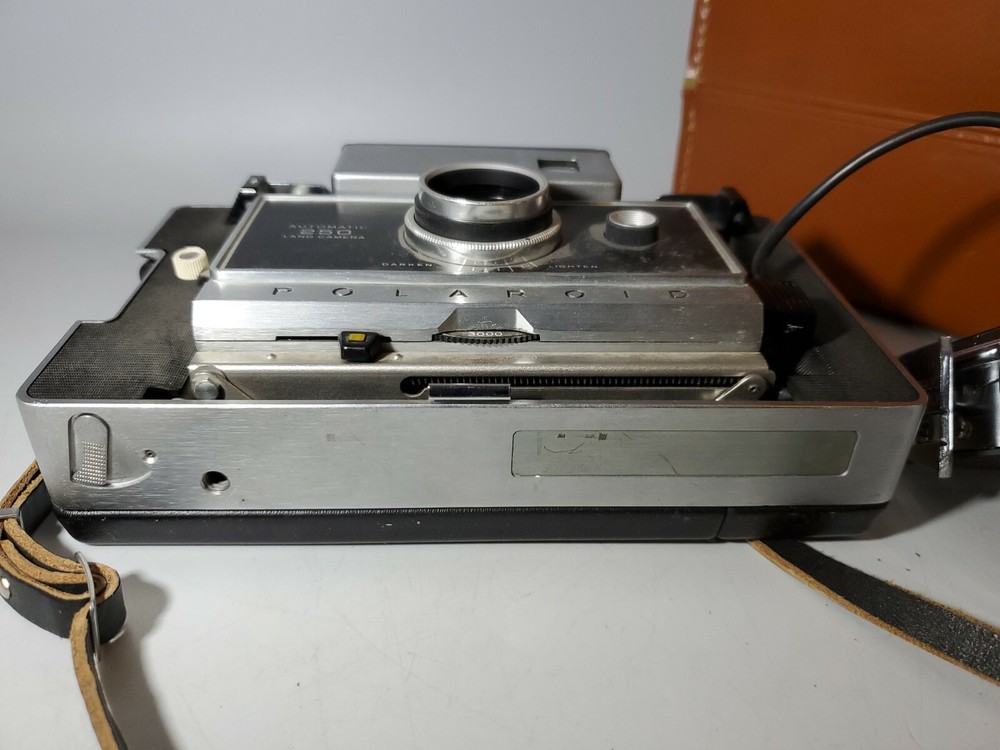 Vintage Land Camera Model 250-Flash-Leather Case