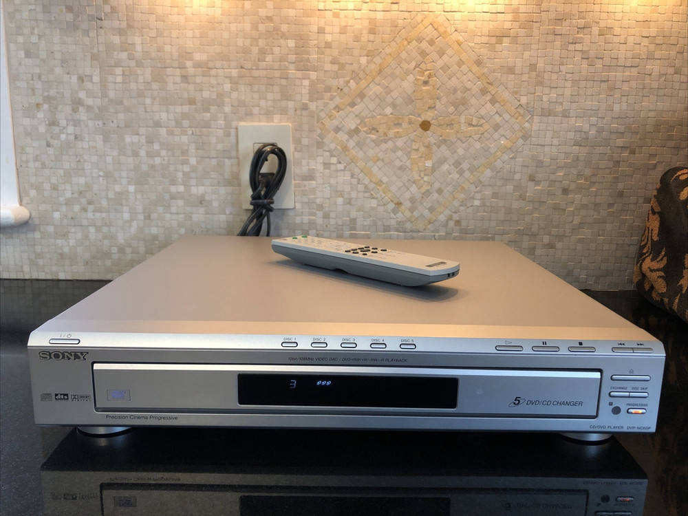 Sony DVP-NC60P 5-Disc CD DVD Changer Carousel Player Deck Silver with Remote