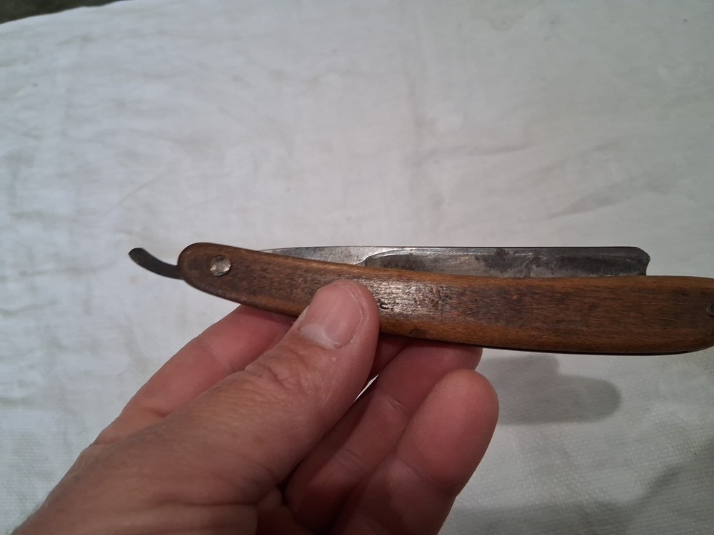 Adam Barlow Straight Razor