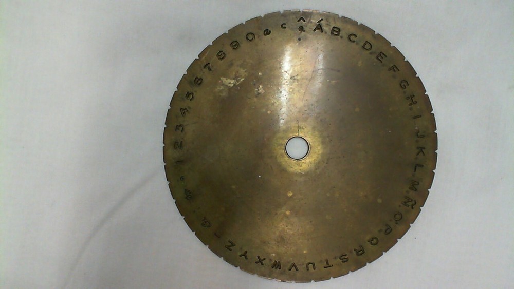Engraving plate for inside ring engraver