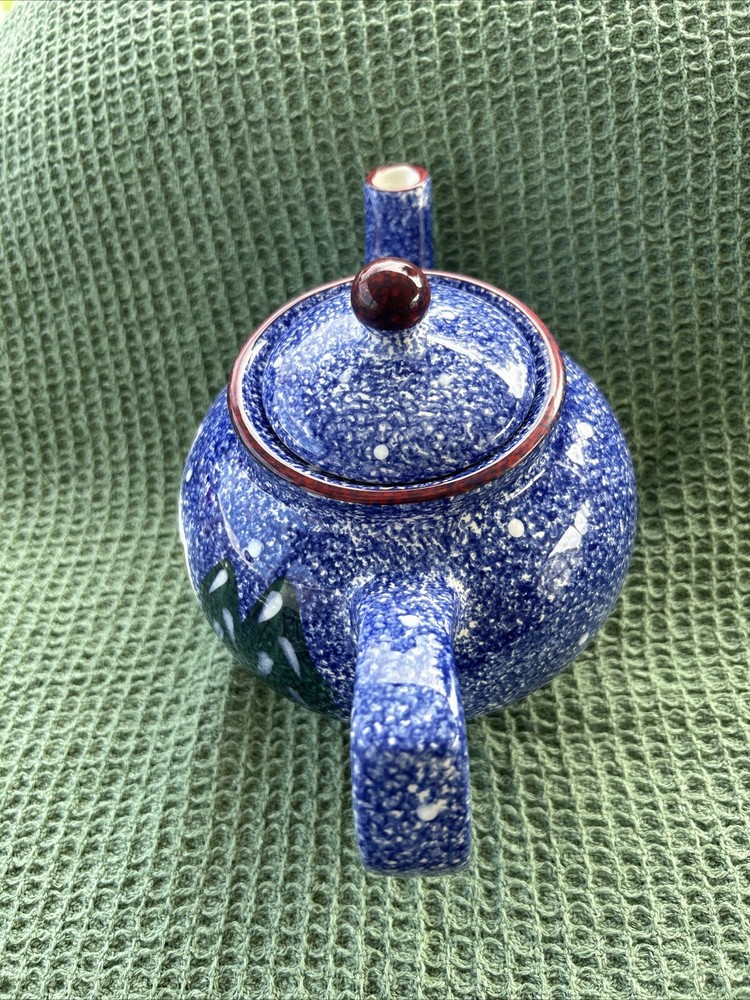 Cook's Bazaar snowy mountain Lodge teapot