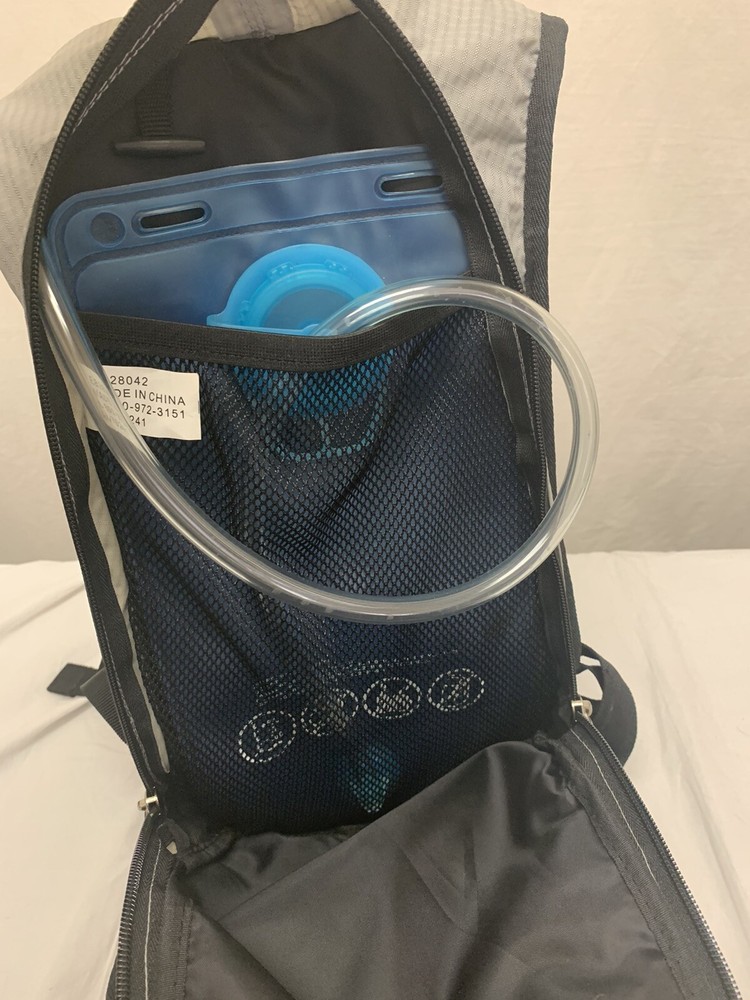 Eddie Bauer Blue/Gray Hydration Backpack w/Bladder 2L Hiking Outdoors Camping