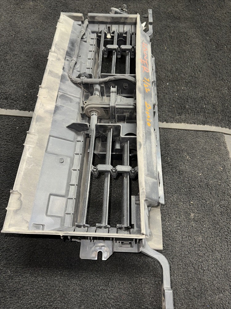 22 FORD BRONCO LOWER AIR SHUTTER 2.3L WITHOUT ADAPTIVE CRUISE