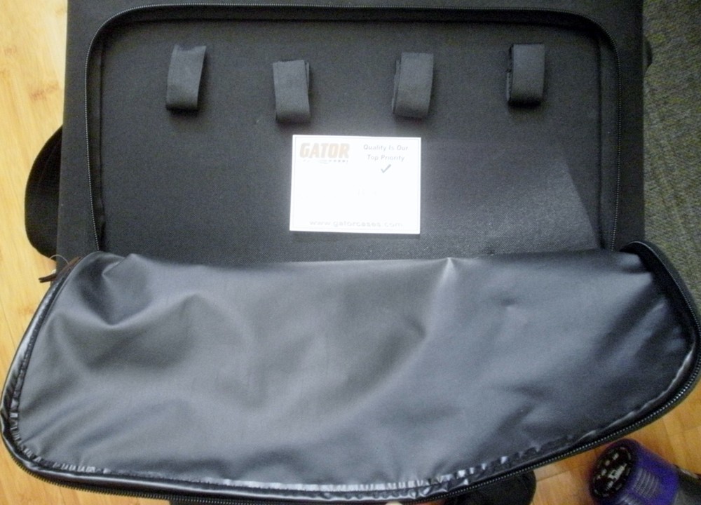 Gator Case Lightweight Rack Bag Pull Handle & Wheels 4U Rack GR-RACKBAG-4UW