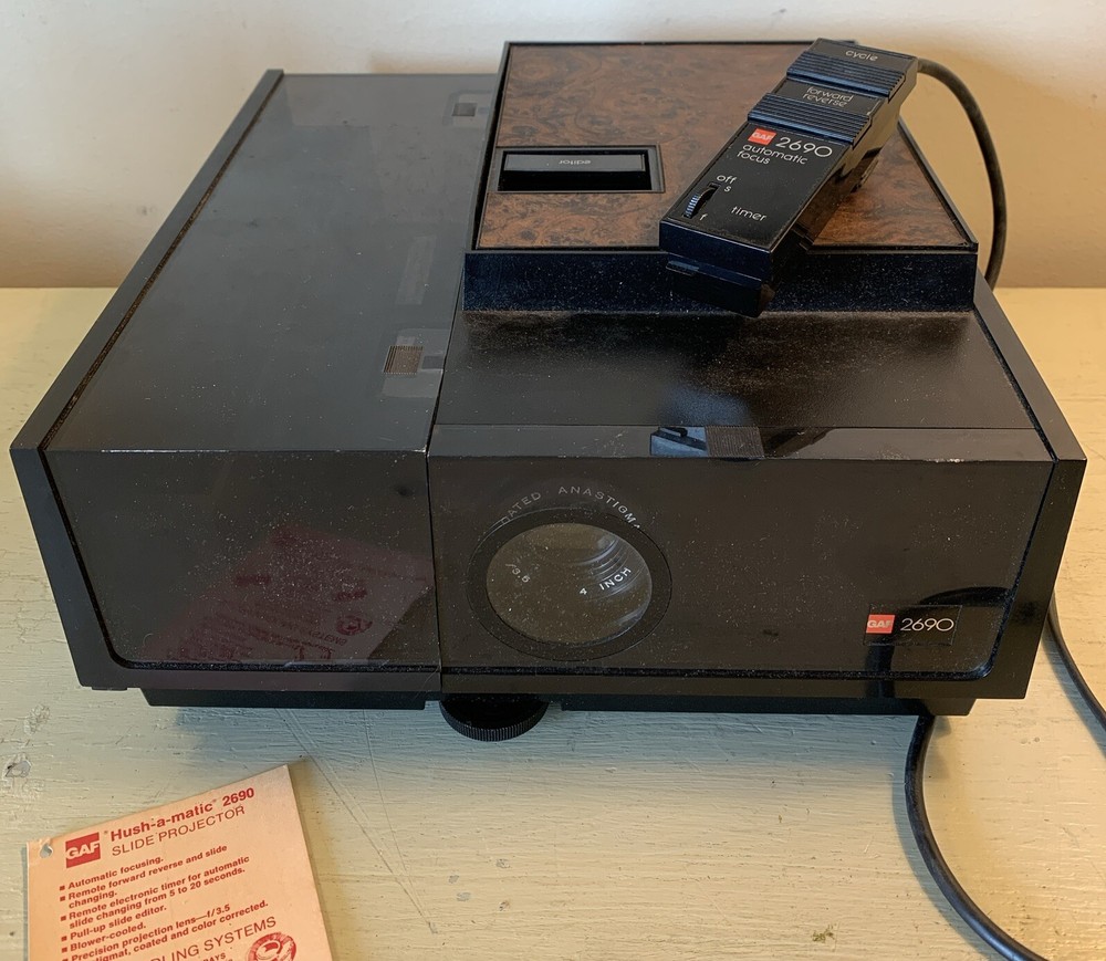 GAF 2690 Slide Projector model 464-7-01 Auto Focus w/ Remote Read