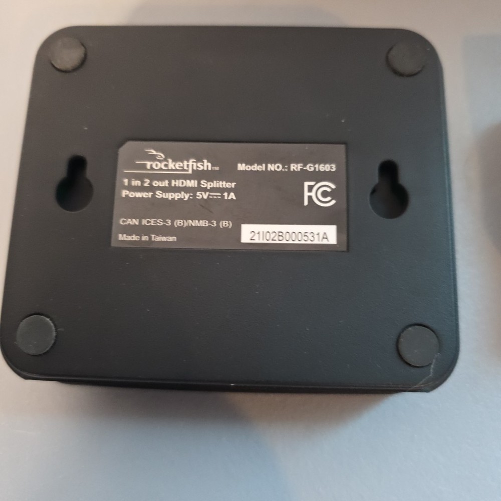 Rocketfish 4K RF-G1603 1 in 2 Out HDMI Splitter
