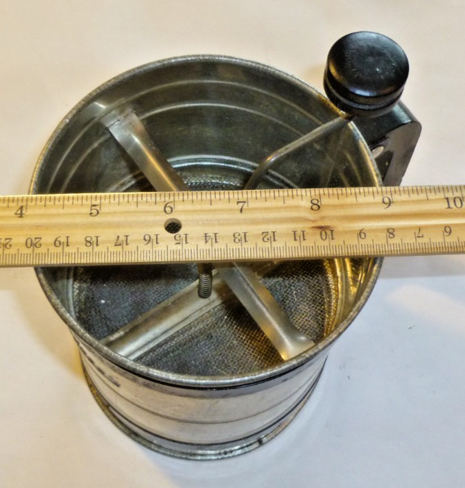 VINTAGE ANDROCK FLOUR SIFTER