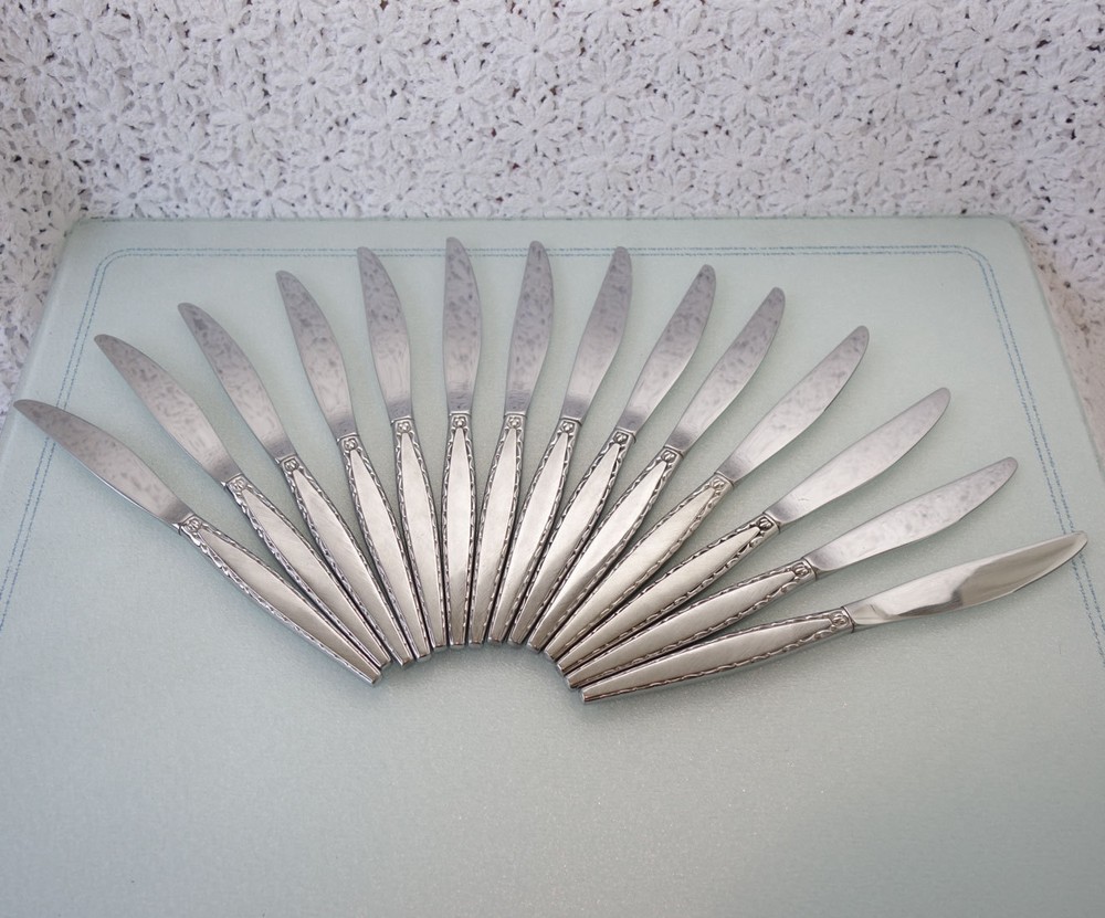 VENETIA Oneida Community Stainless Flatware 2 DINNER KNIVES