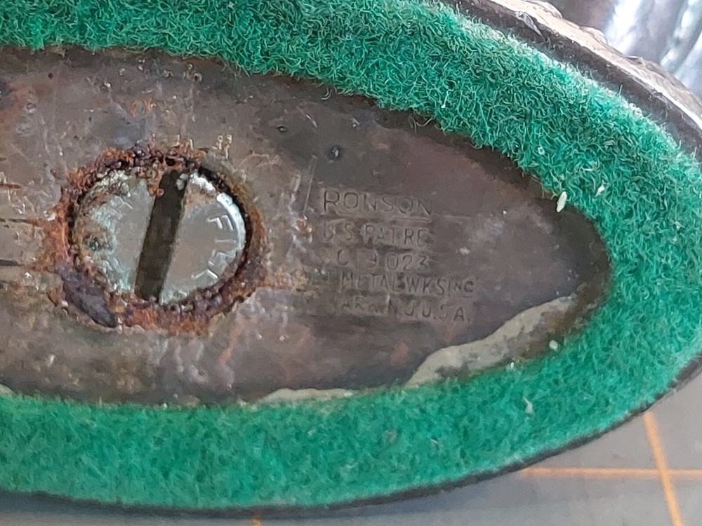 Vintage Ronson Crown Table Lighter