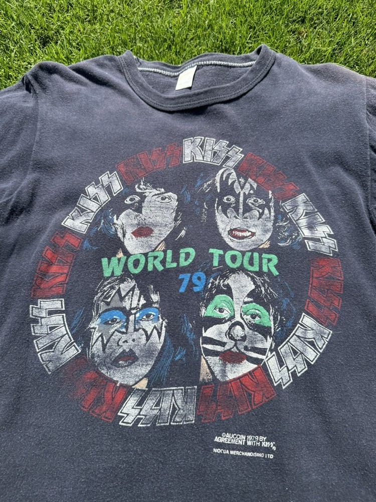 VINTAGE 1979 KISS WORLD TOUR SHIRT Size Large Great Fade!!