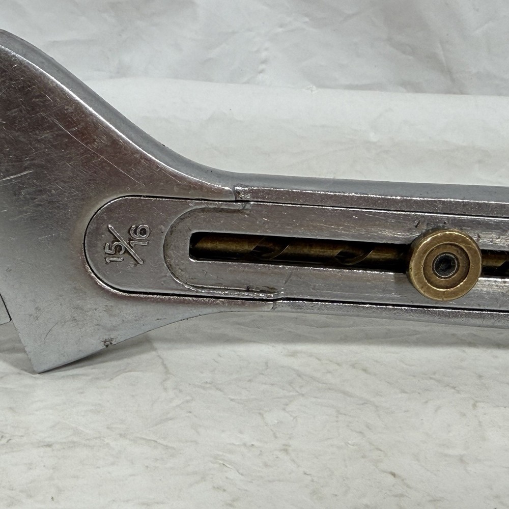 Qual-Kraft adjustable wrench 15/16