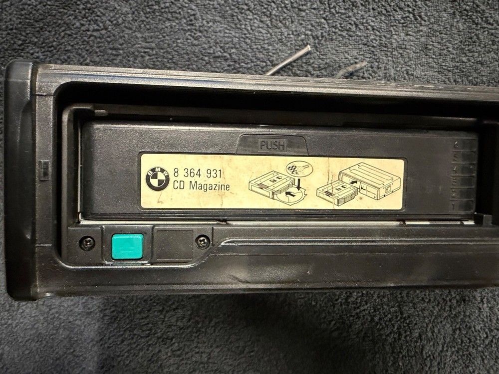BMW X3 E83 X5 E53 Z4 E85 E86 E46 E39 CD-changer 6 CD AI 6913388