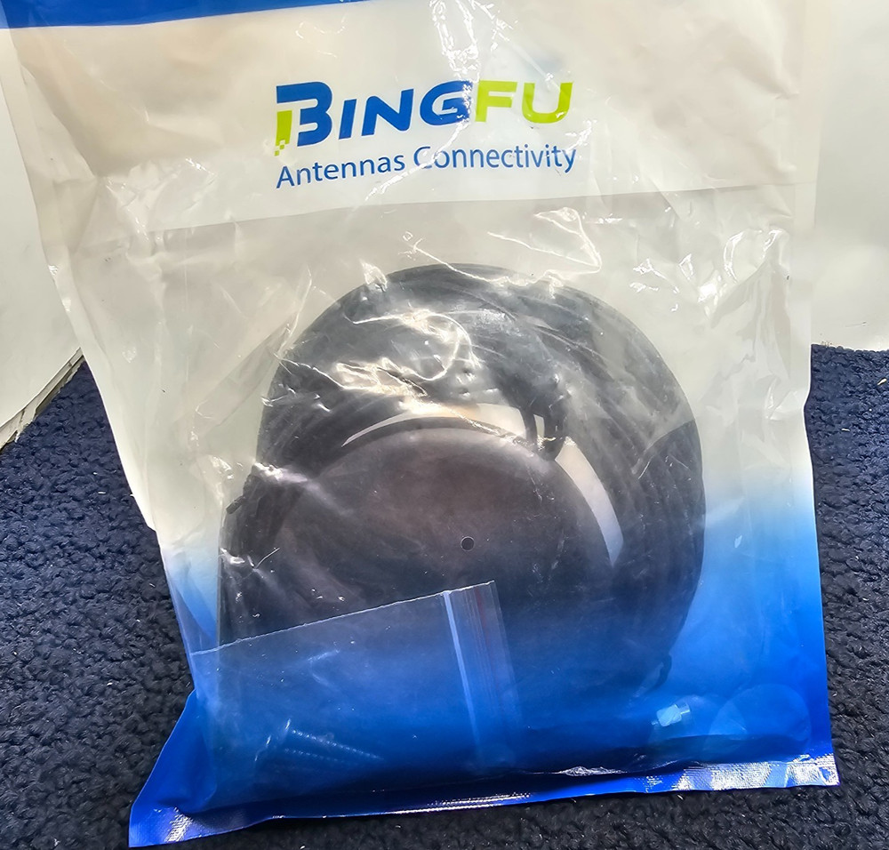 Bingfu BFN00373: 4G LTE MIMO Cellular GPS Fixed Bracket Wall Mount