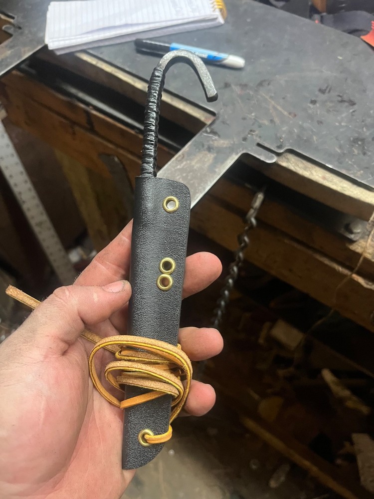 "El Stabbo" Static line carry knife