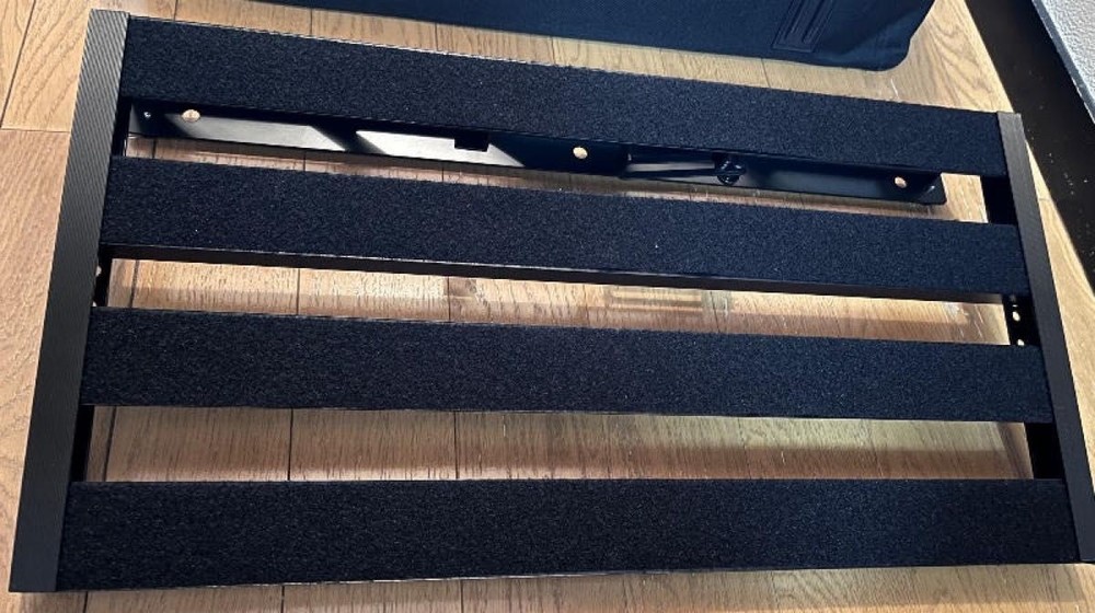 PLAYTECH Effector Board Slatted Lightght Black