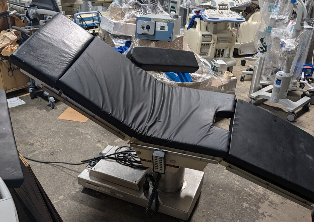 Skytron 6001 Surgical Table