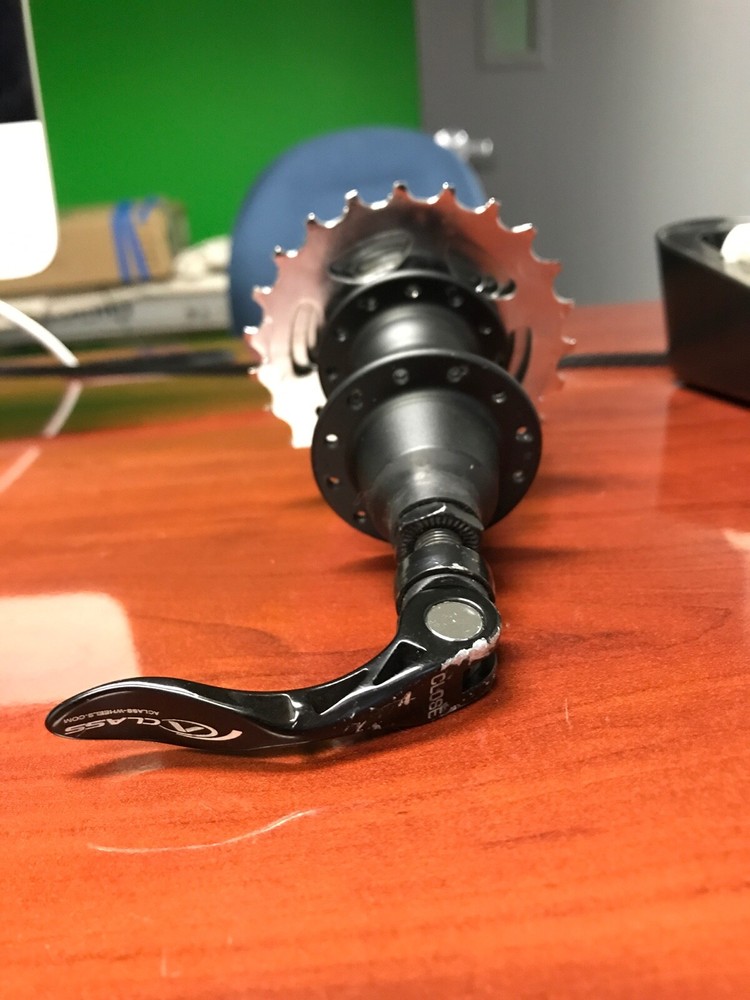 A Class Wheel hub front and rear with 8 sp Cassette (used)