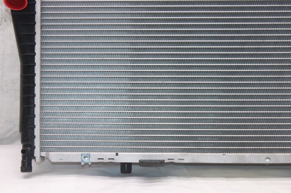 2006 CHRYSLER CROSSFIRE ZH CONVE #422 AUTOMATIC RADIATOR ENGINE COOLING