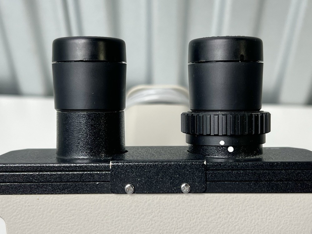 Nikon Alphaphot YS2-H Binocular Microscope with 3 Objectives & Eyepieces 33114