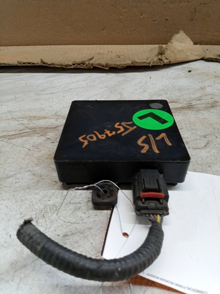 Used Blind Spot Detection System Warning Control Module fits: 2011 Lincoln Mkz D