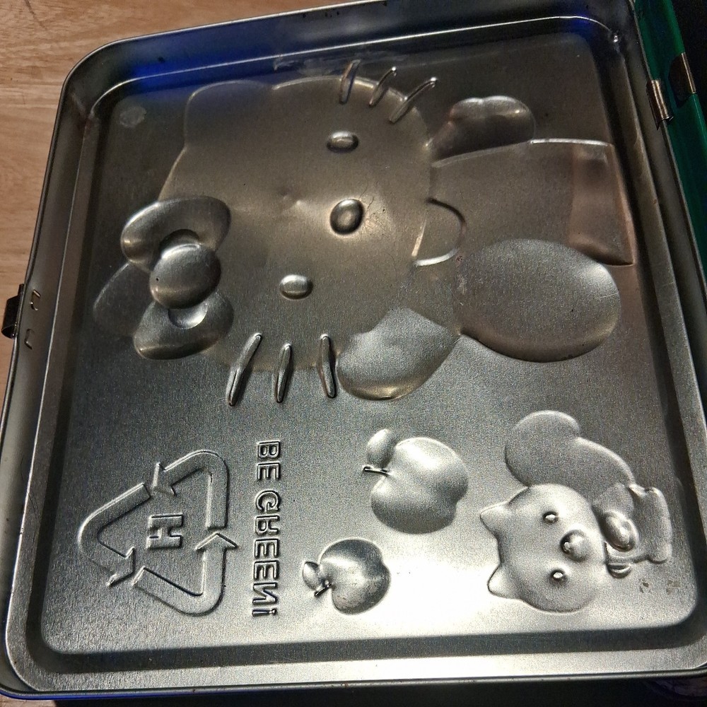 Hello Kitty Be Green Tin Green Lunch Box 2010