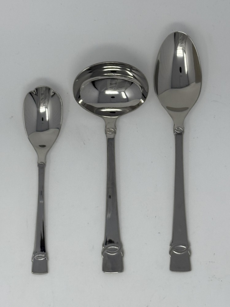 Oneida Sonnet 3 Piece Hostess Set Quality 18/8 Stainless
