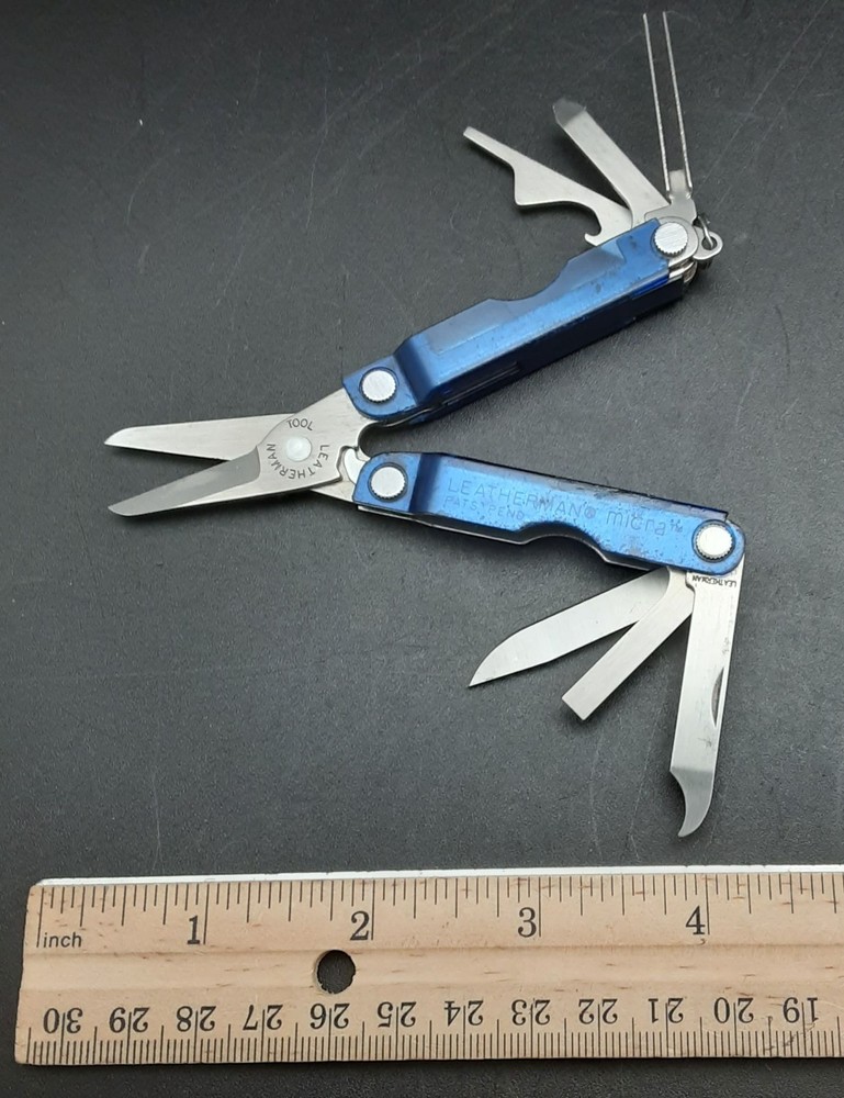 LEATHERMAN Micra Multi-Tool/Folding Pocket Knife w/Blue Plastic