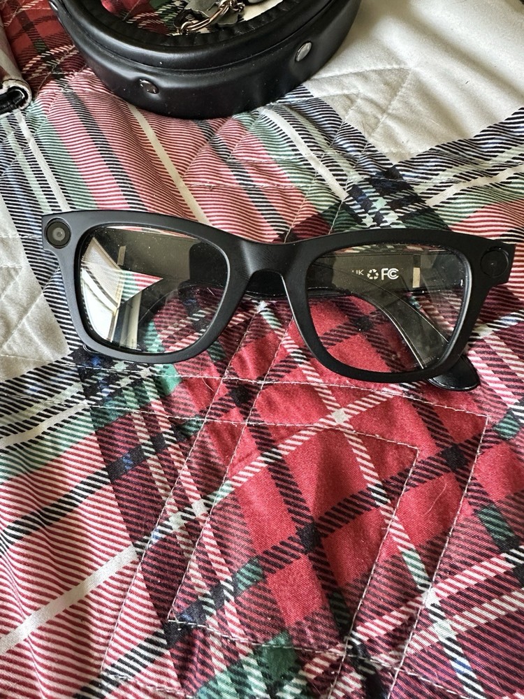 Black Smart Glasses Bluetooth Camera POV Recording Interchangeable Lenses Case