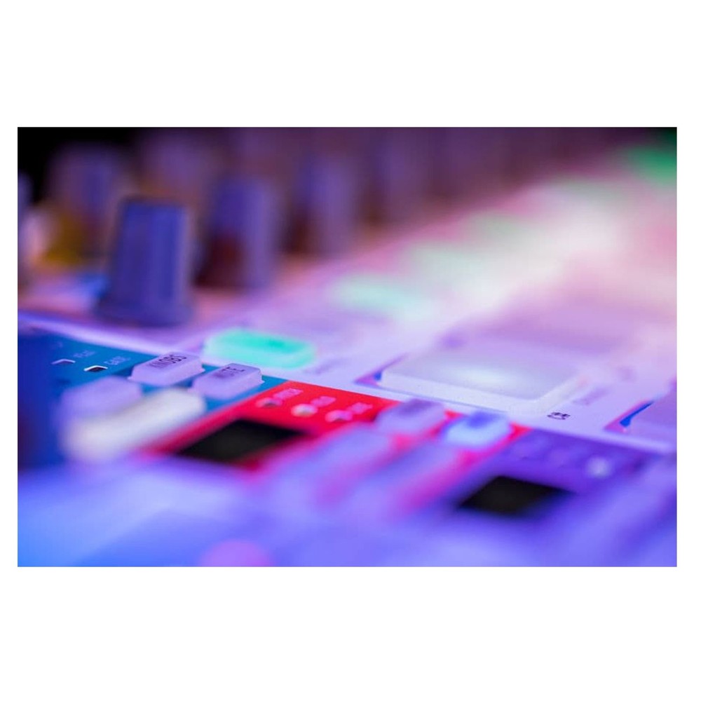 Arturia BeatStep Pro MIDI USB Analog Digital Drum Controller Sequencer