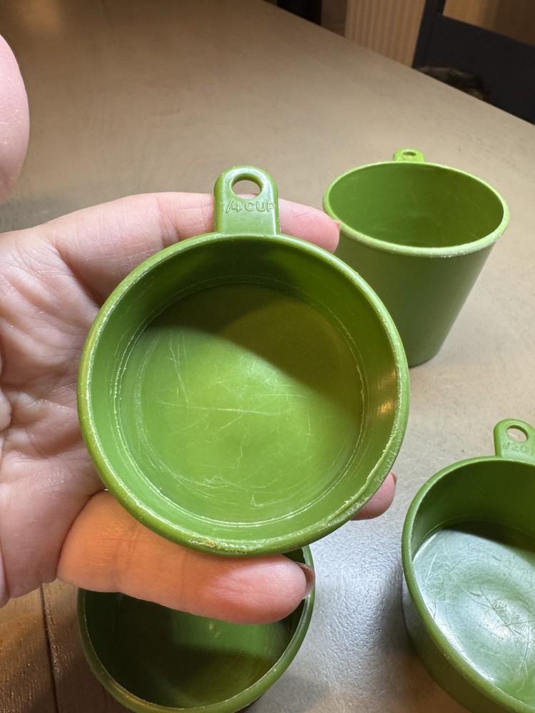 Vintage AVOCADO GREEN Kitchen Measuring Nested Cups