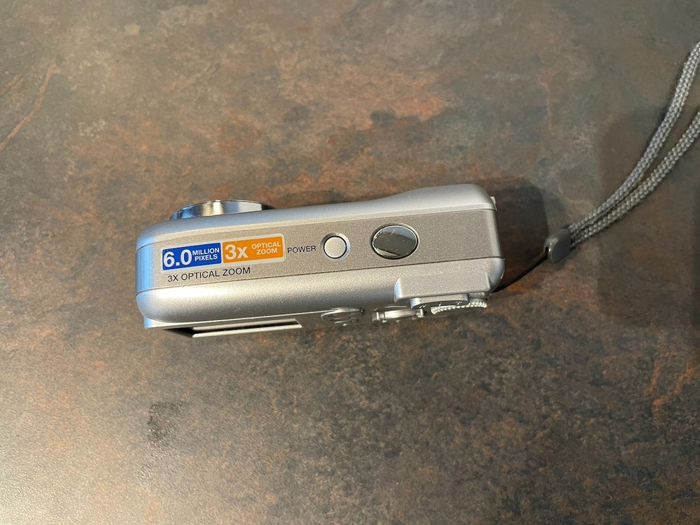 Olympus Digital Camera FE-120 6.0MP Silver, Tested & Working