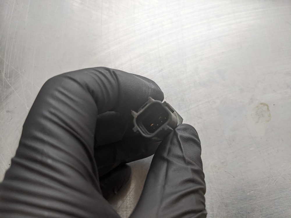 Cylinder Head Temperature Sensor From 2005 Ford Freestar 3.9