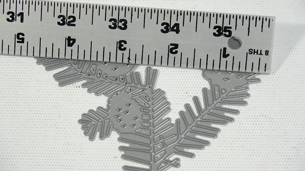 2013 Memory Box Craft Steel Die Pinecone Corner 98685